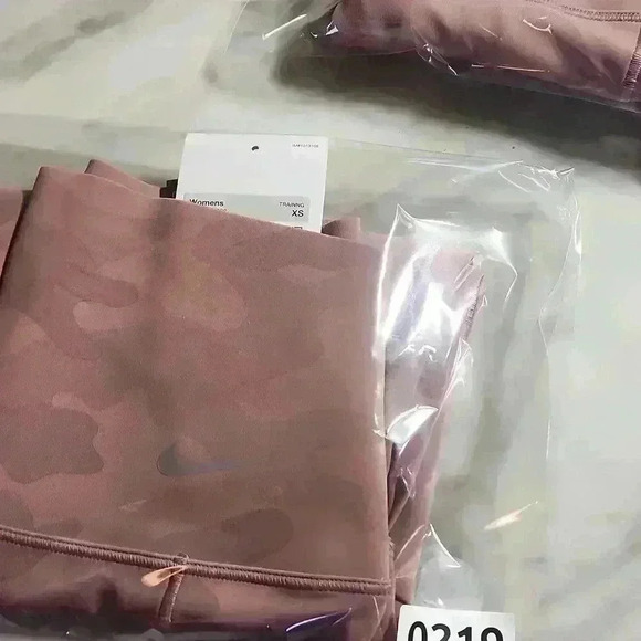 NIKE DRI-FIT Mauve camo infinasmooth medium supporting high rise 8 "length - Picture 16 of 16